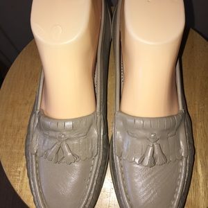 SAS tan tripad 8 1/2 fringe/tassel loafers